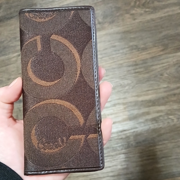 Vintage Coach Checkbook Cover. - Picture 2 of 10